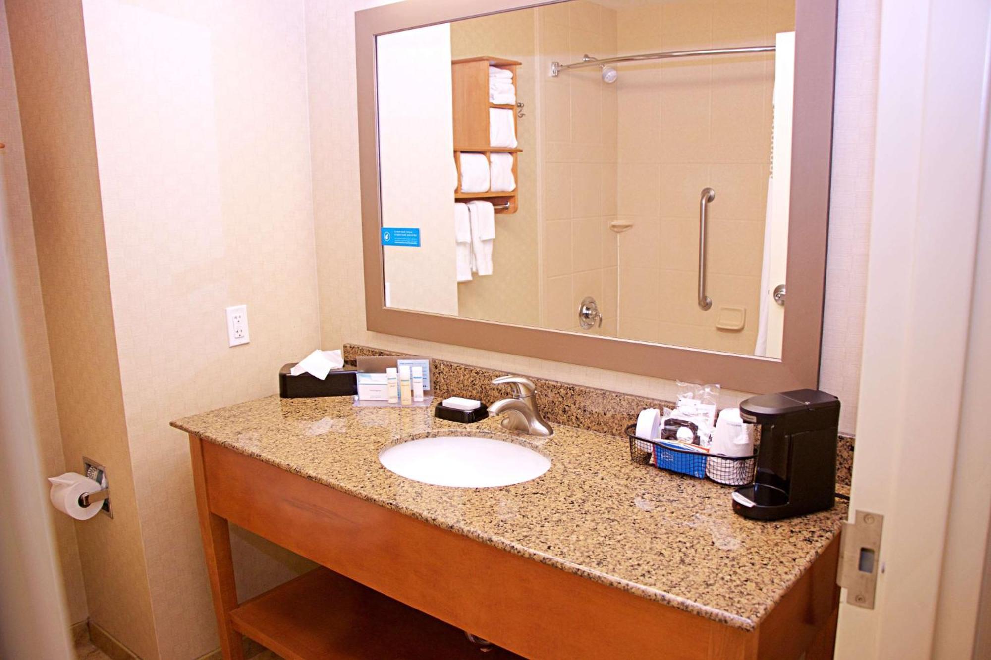 Hampton Inn Sidney Buitenkant foto