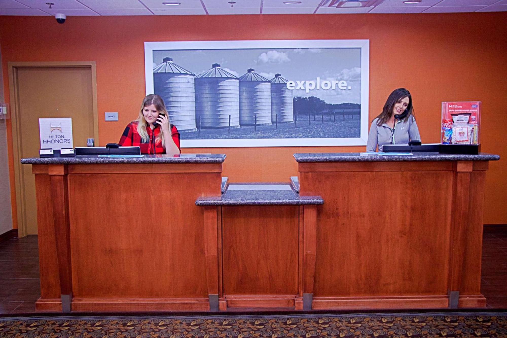 Hampton Inn Sidney Buitenkant foto